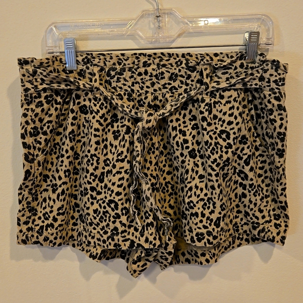 Linen and Rayon Jolt shorts